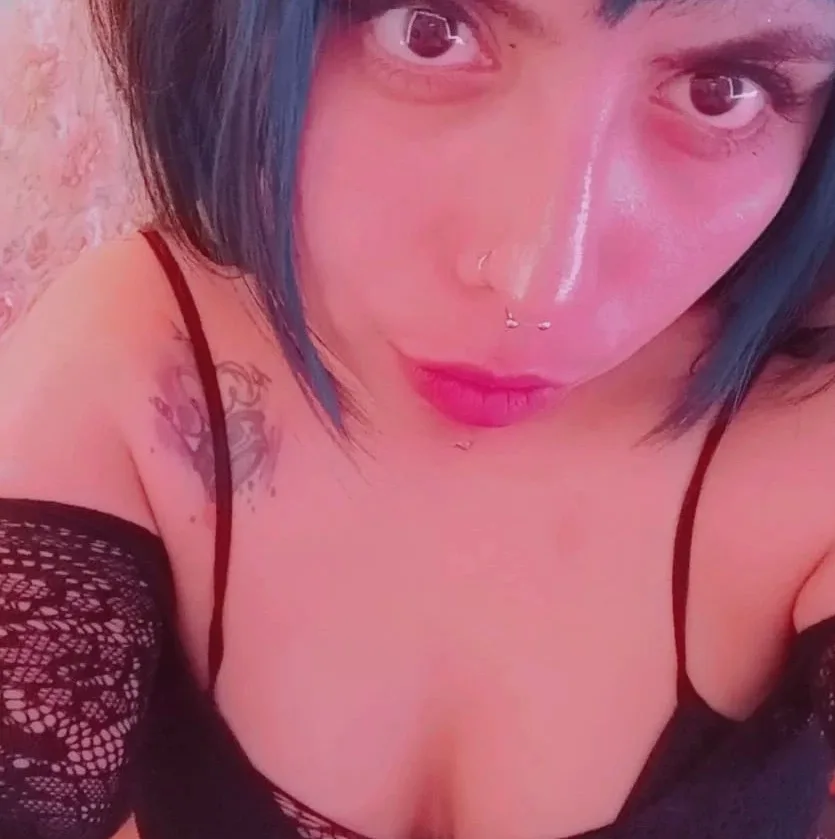 Eva, 30