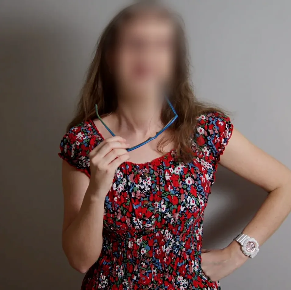 Marina, 35