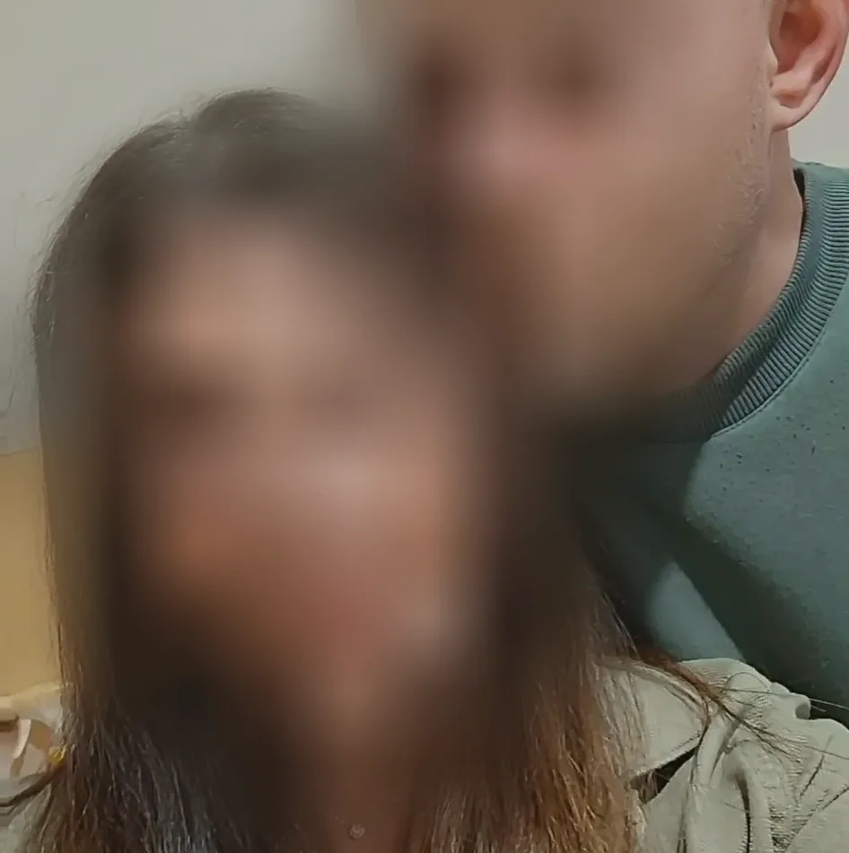 Mirela, 32
