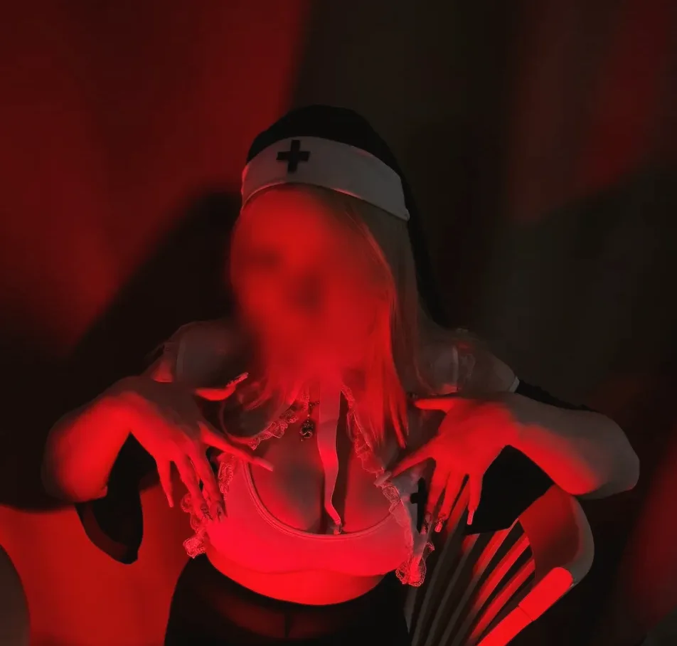 Nora, 19
