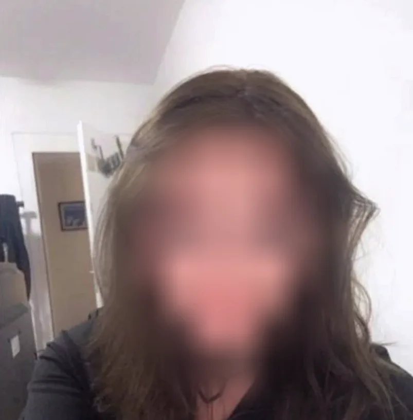 Paula, 25